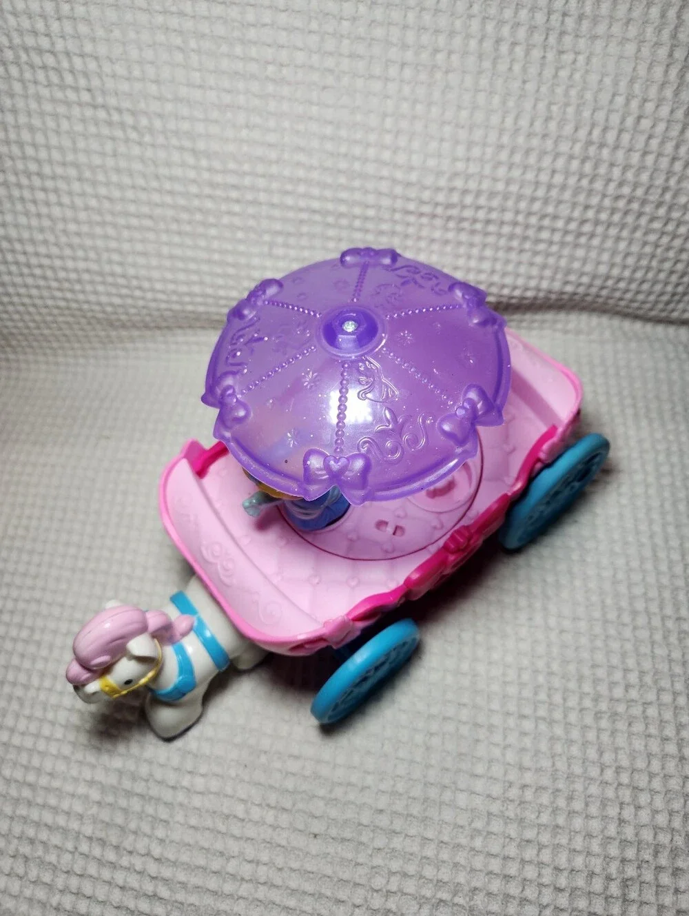 Fisher-Price Little People Disney Princess Musical Carousel Carriage W/ Figure